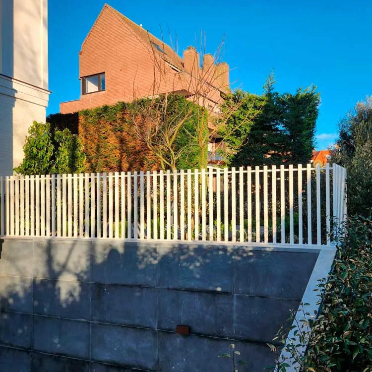 Verticaal gelijnde balustrade, foto 2